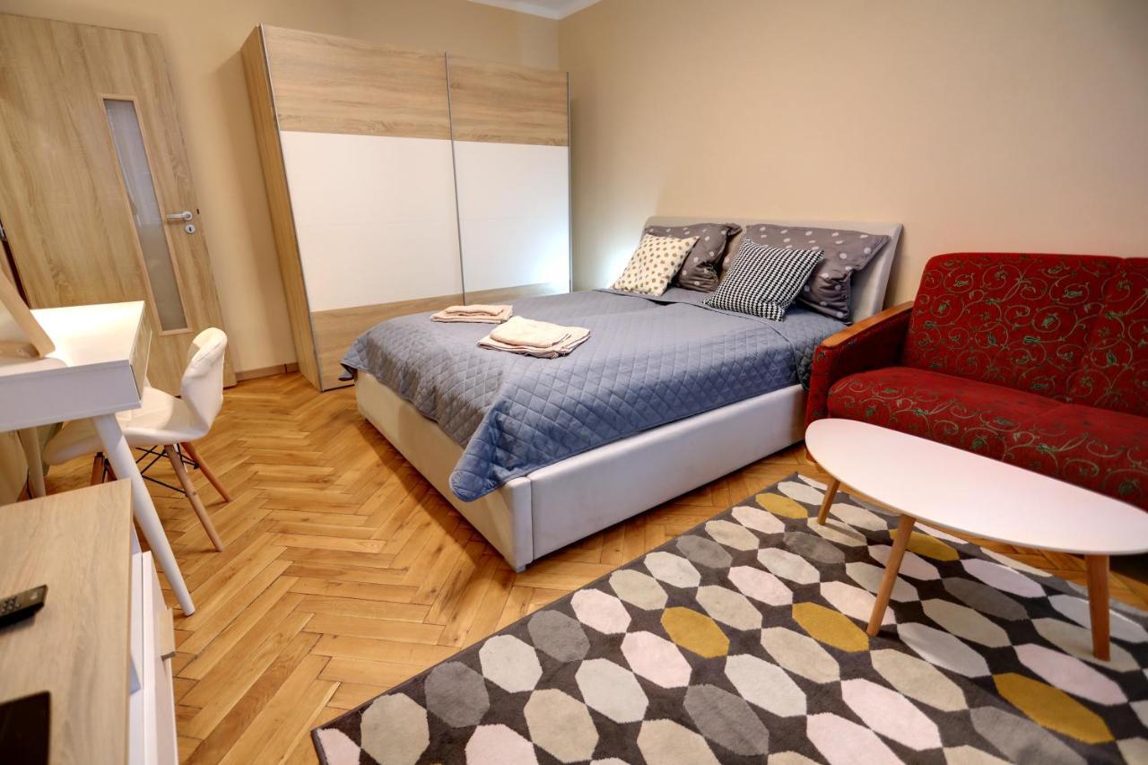 Old Town Apartment เคบ ภายนอก รูปภาพ