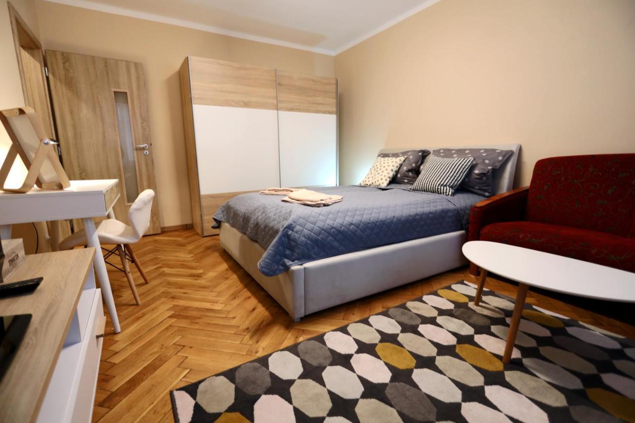 Old Town Apartment เคบ ภายนอก รูปภาพ